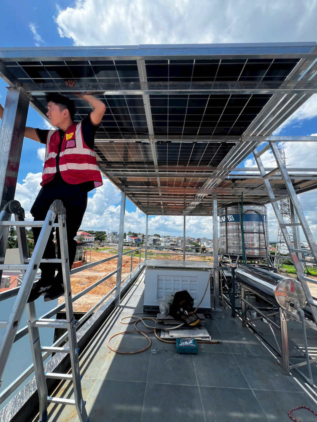 Lắp đặt điện năng lượng mặt trời trọn gói Golden Sun Solar